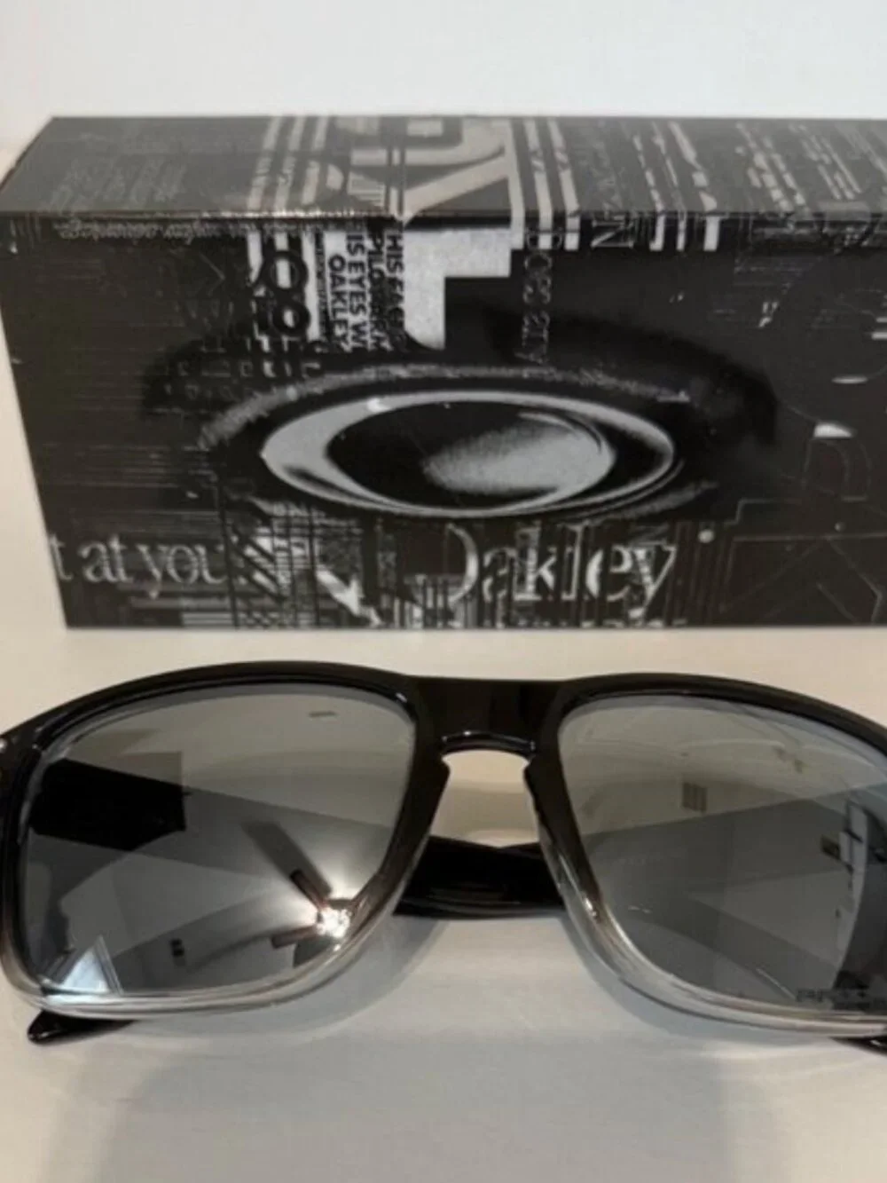 Oakley Holbrook Two Tone Polished Dark Ink Fade 9102 POLARIZED Silver - Picture 6 of 8